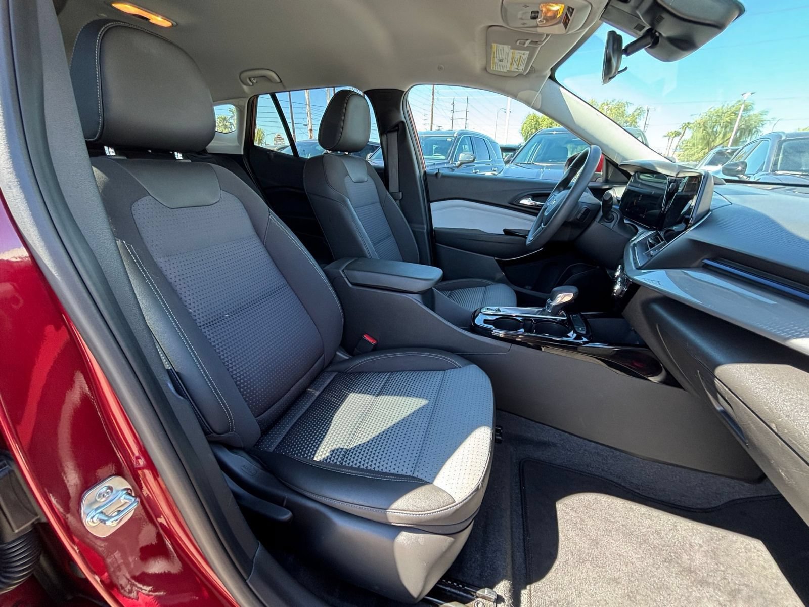 Thumbnail: 2025 Chevrolet Trax - 34