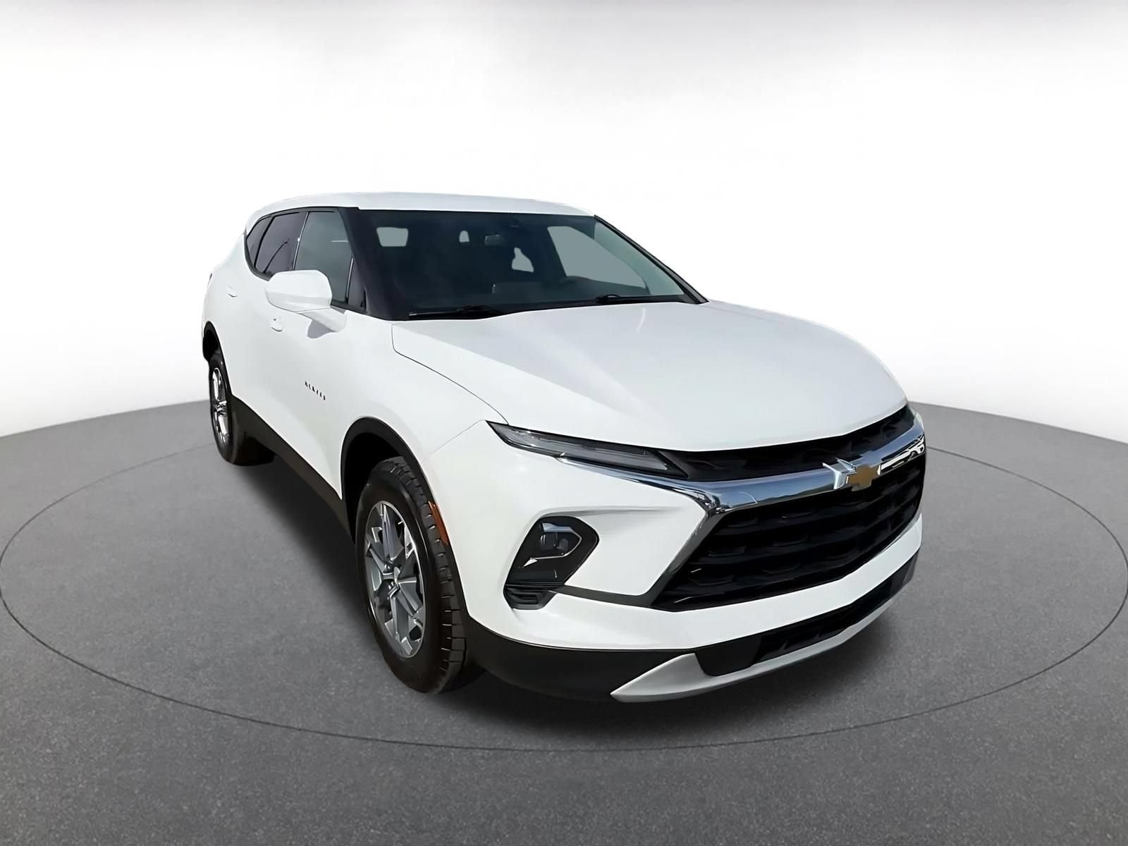 Thumbnail: 2023 Chevrolet Blazer - 3