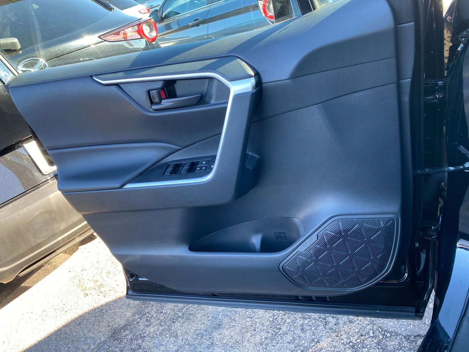 Thumbnail: 2025 Toyota RAV4 - 20