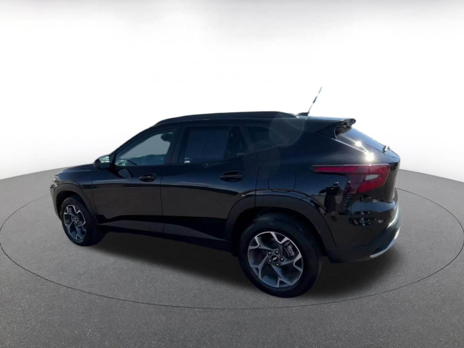 Thumbnail: 2025 Chevrolet Trax - 9