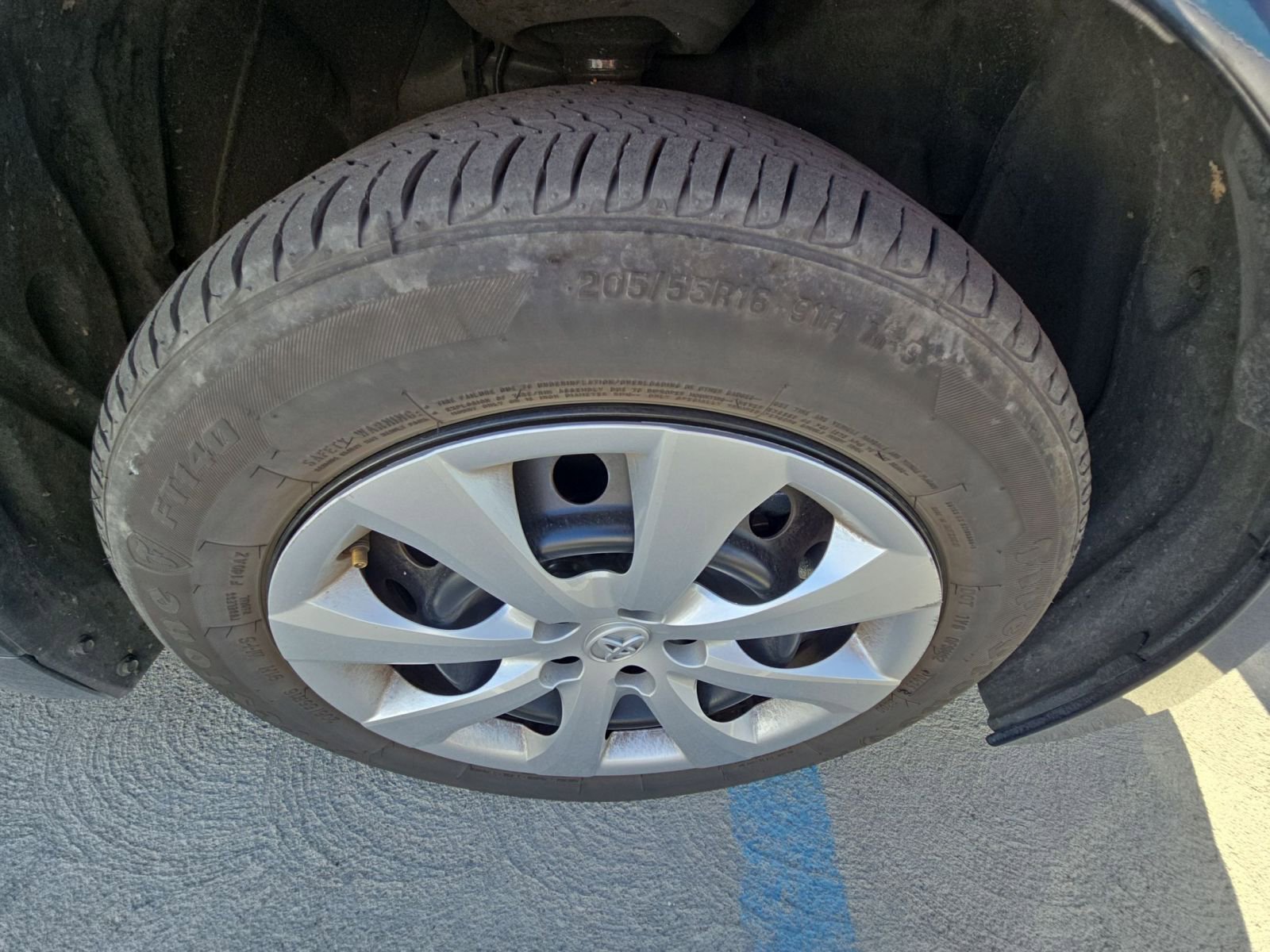 Thumbnail: 2025 Toyota Corolla - 10