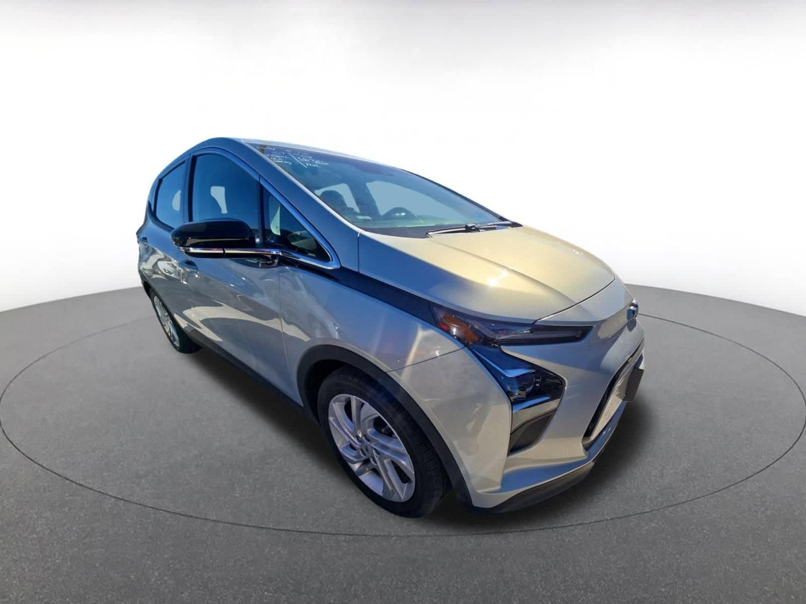 Thumbnail: 2023 Chevrolet Bolt EV - 2