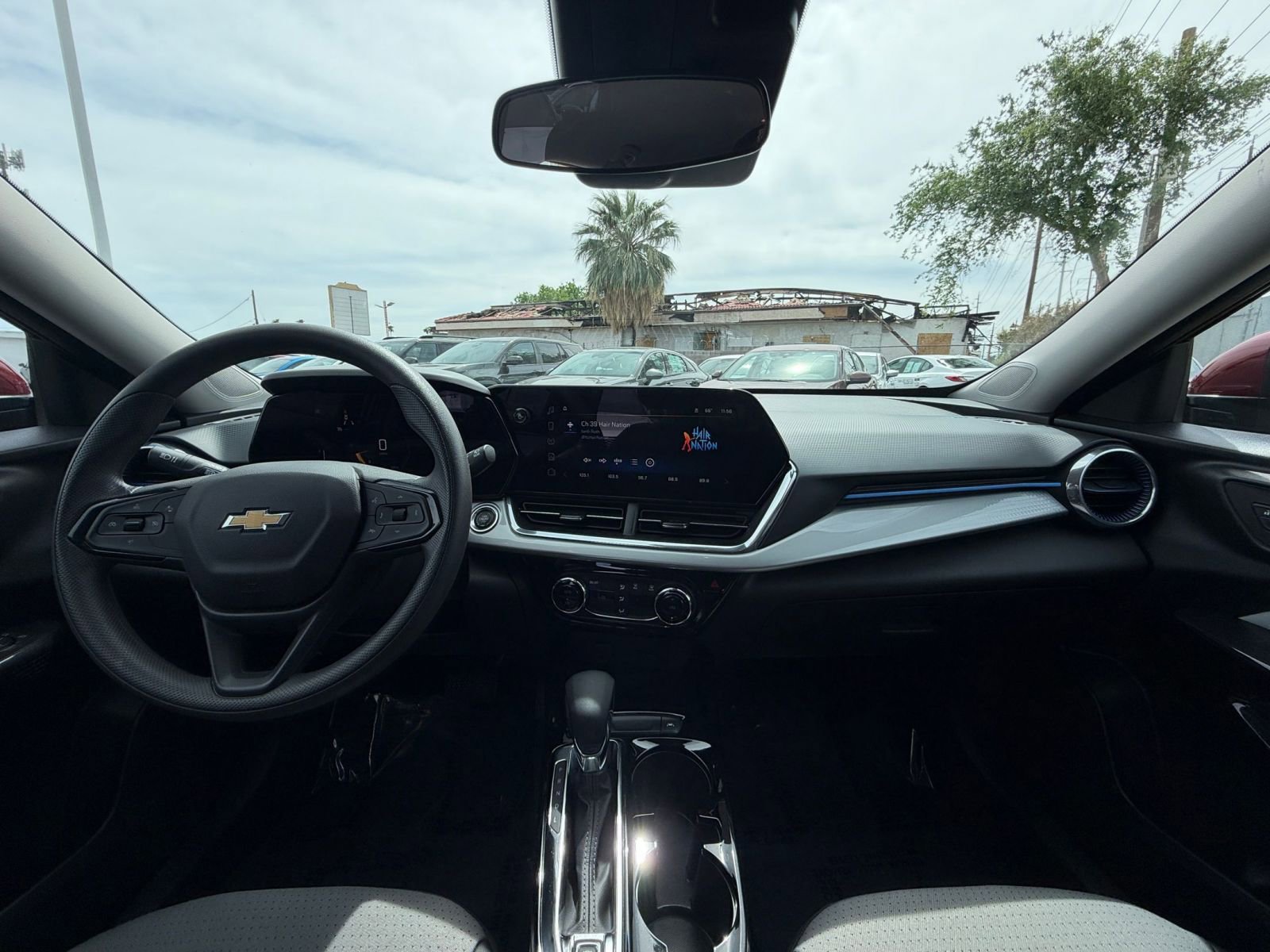 Thumbnail: 2025 Chevrolet Trax - 32