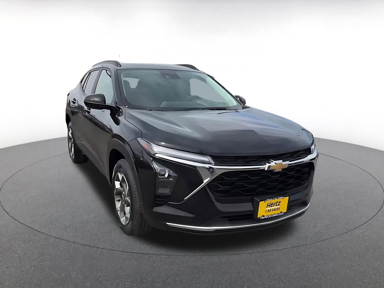 Thumbnail: 2025 Chevrolet Trax - 3