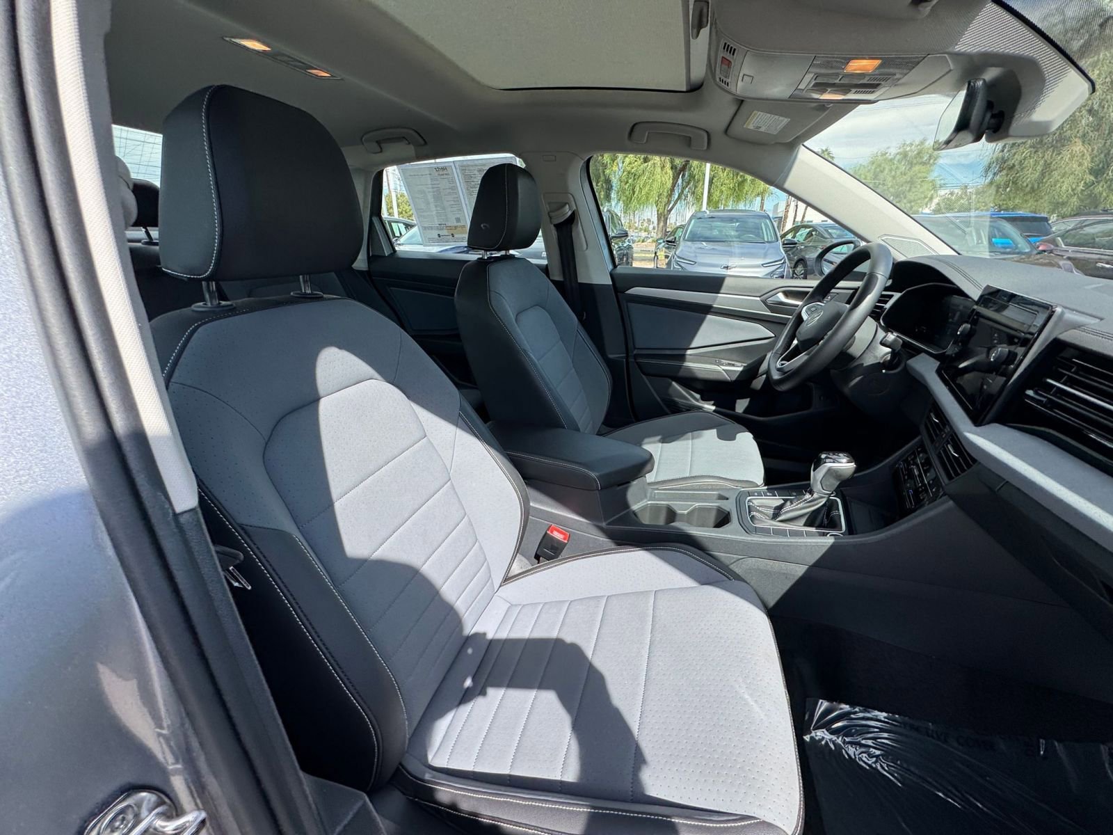 Thumbnail: 2025 Volkswagen Jetta - 34