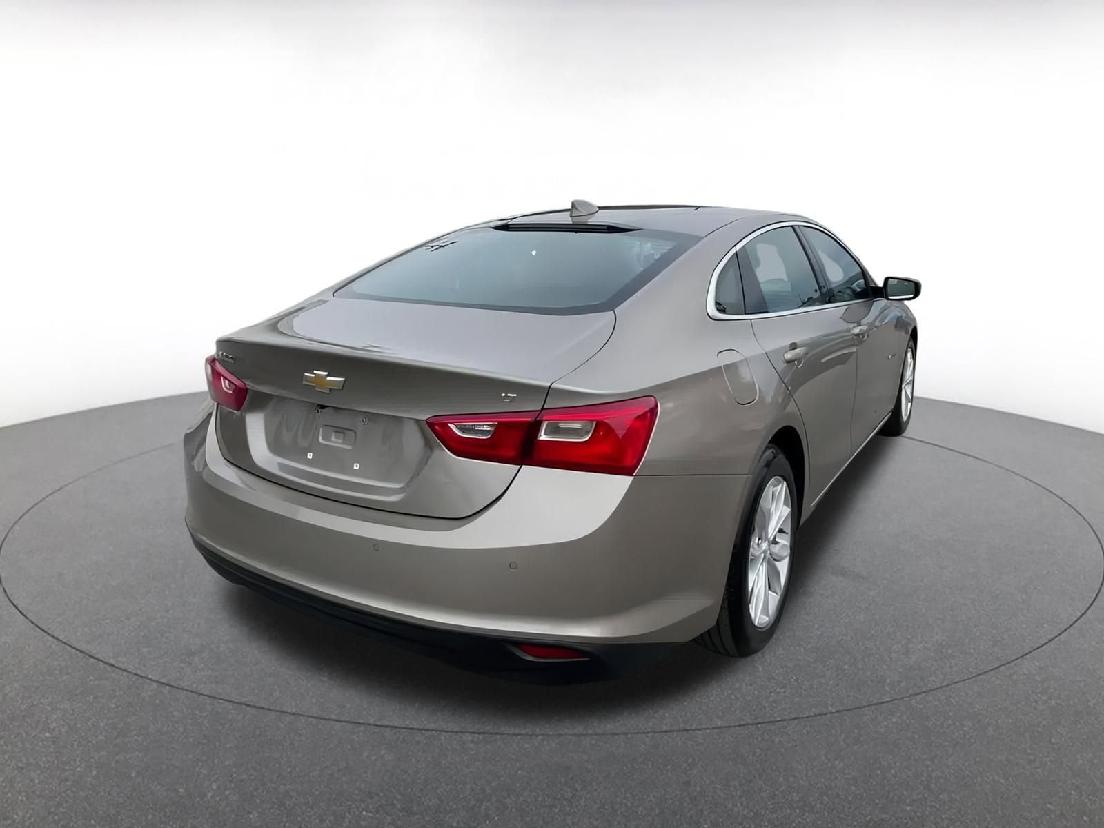 Thumbnail: 2023 Chevrolet Malibu - 14