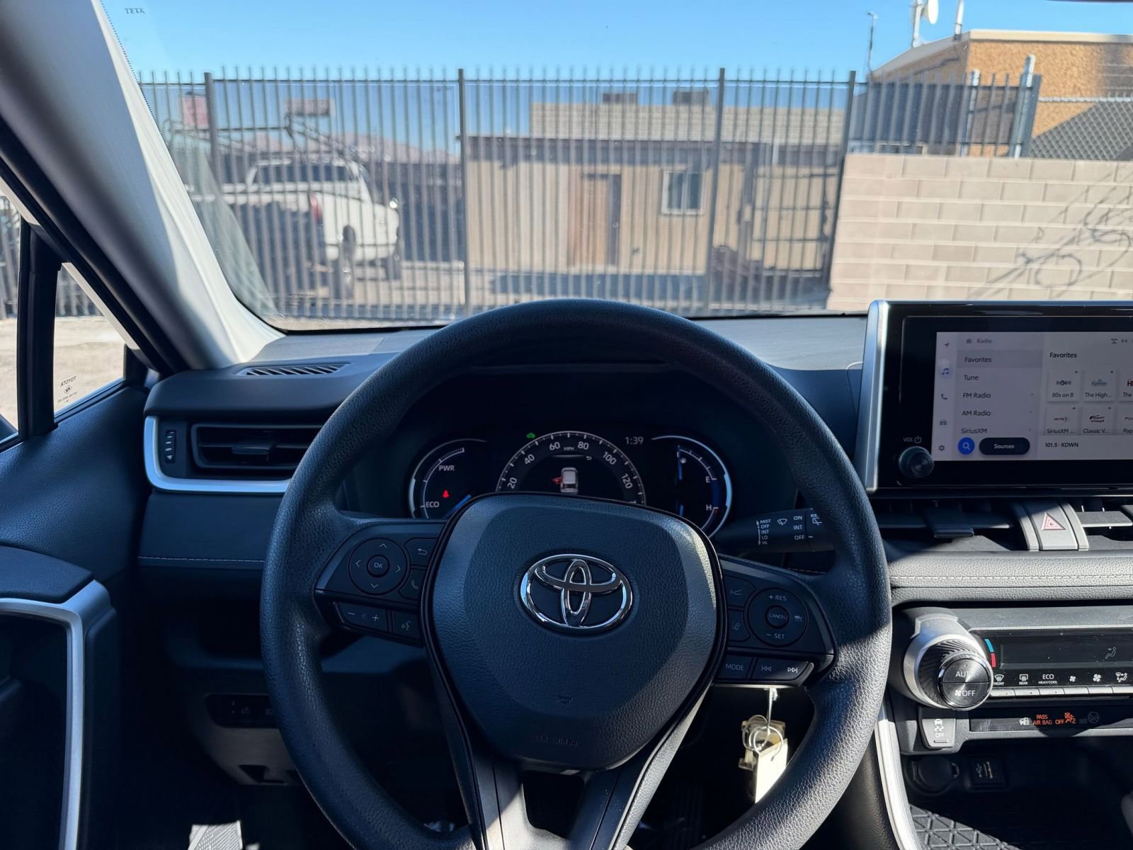 Thumbnail: 2025 Toyota RAV4 - 34