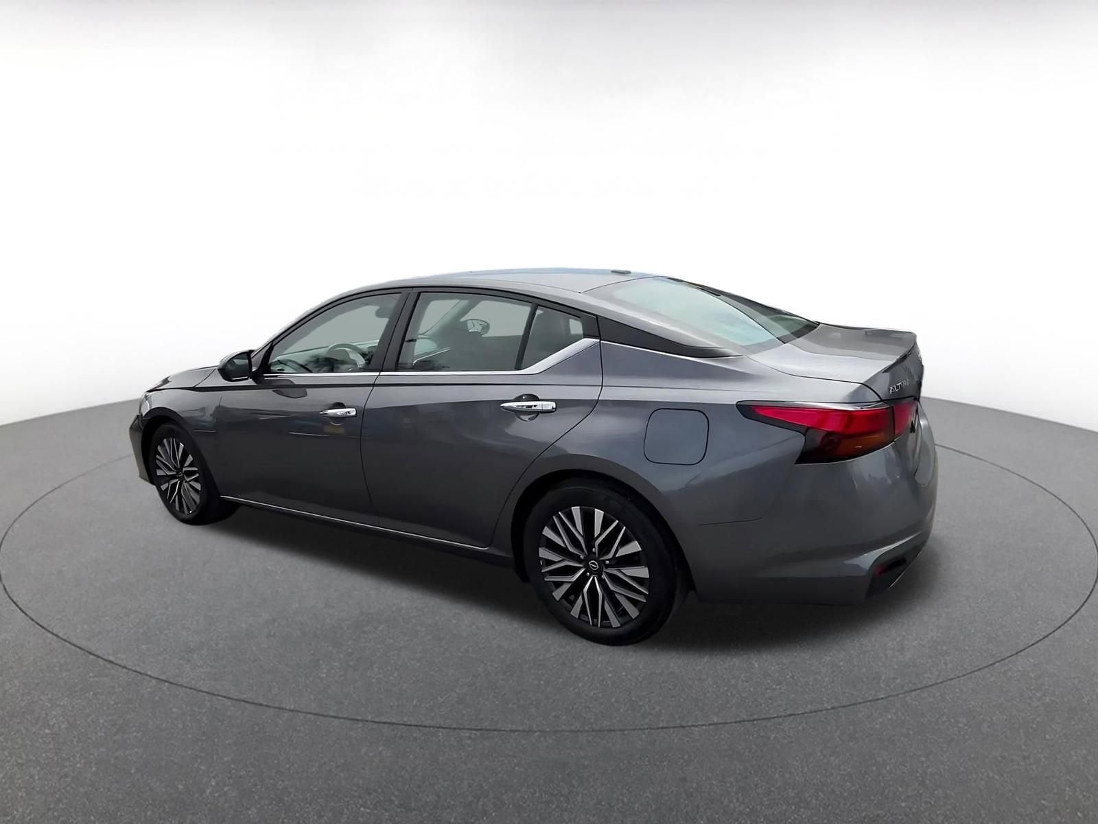 Thumbnail: 2025 Nissan Altima - 10