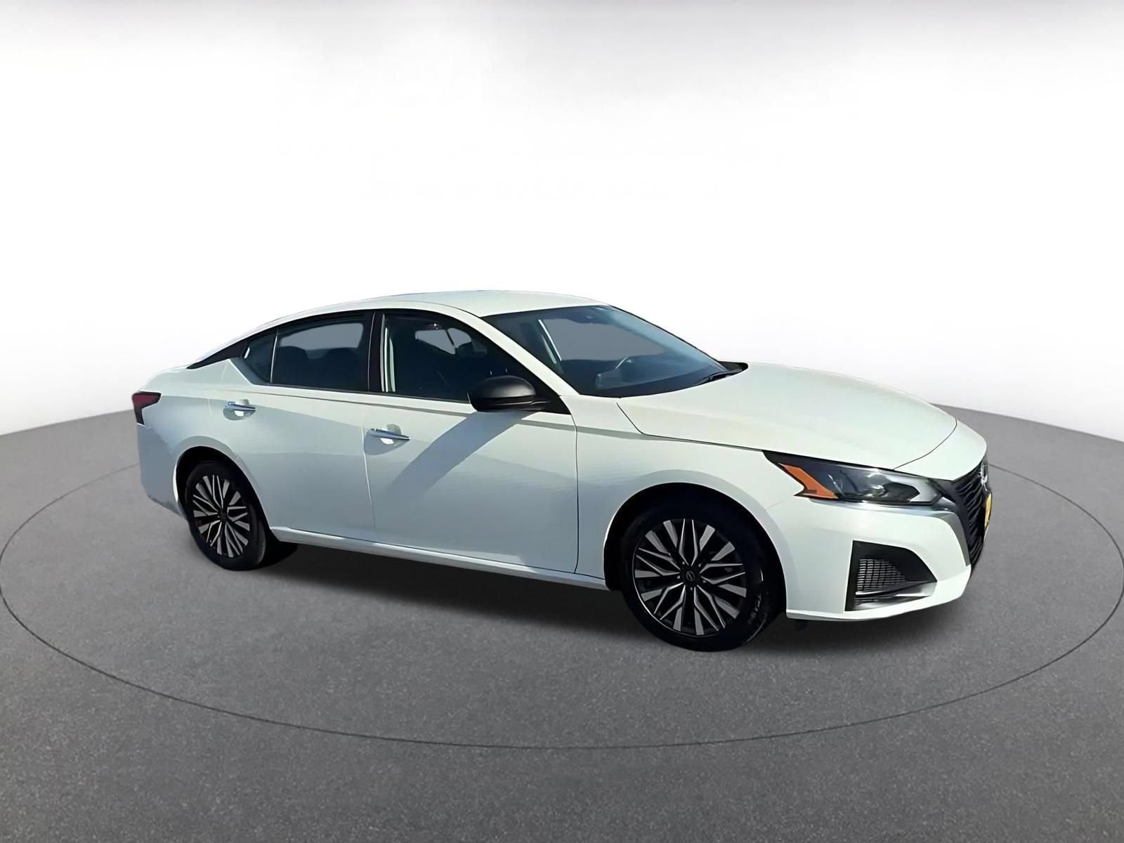 Thumbnail: 2025 Nissan Altima - 2