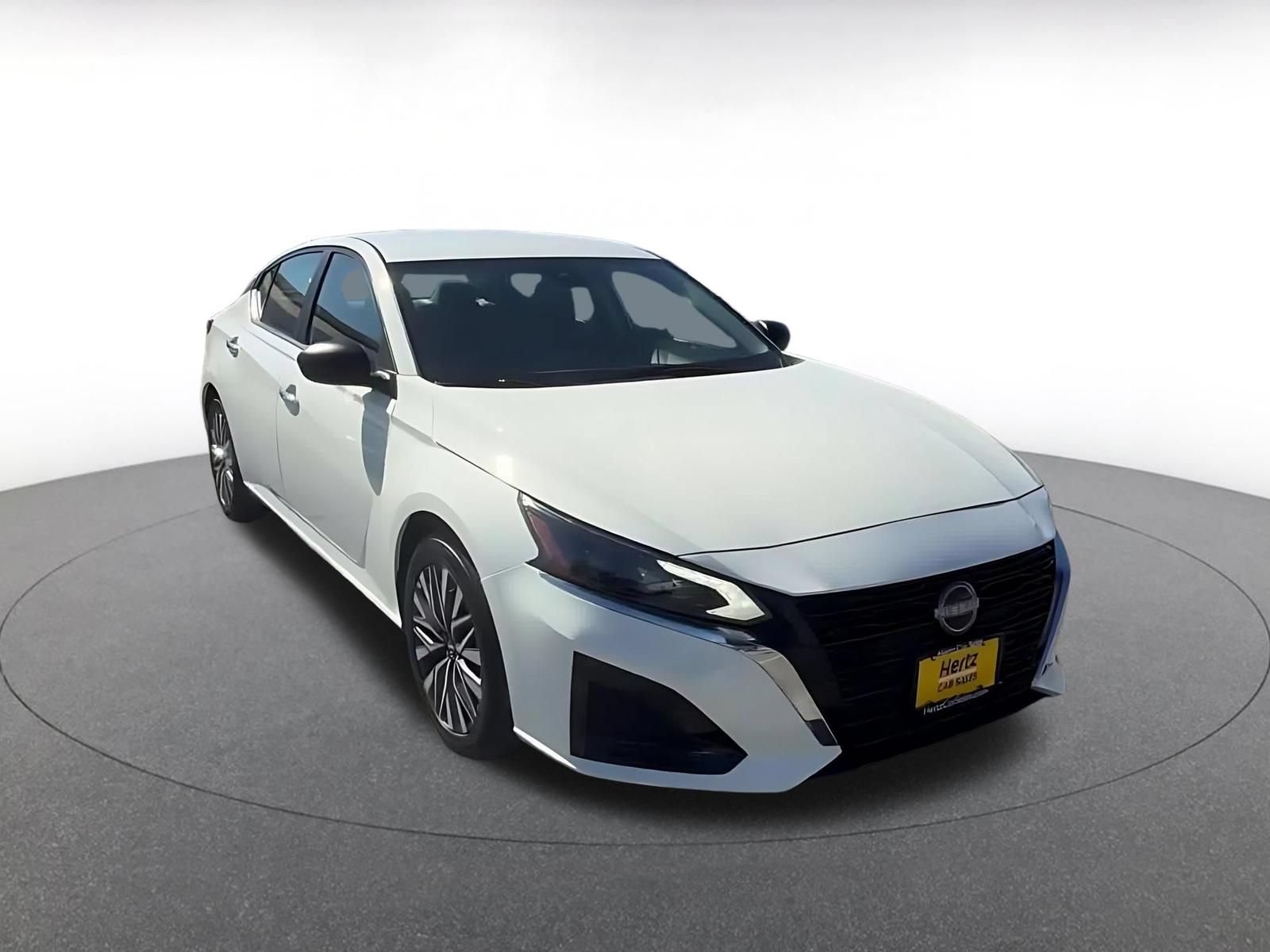 Thumbnail: 2025 Nissan Altima - 3