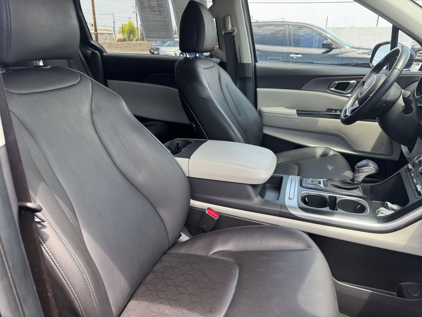 Thumbnail: 2024 Kia Carnival - 31