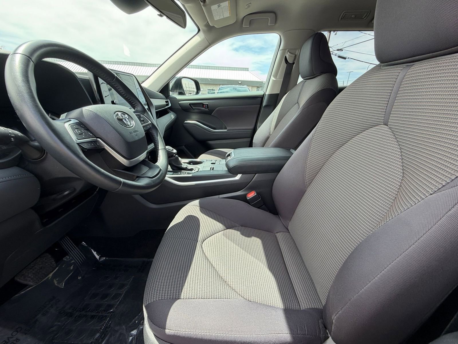 Thumbnail: 2025 Toyota Highlander - 27