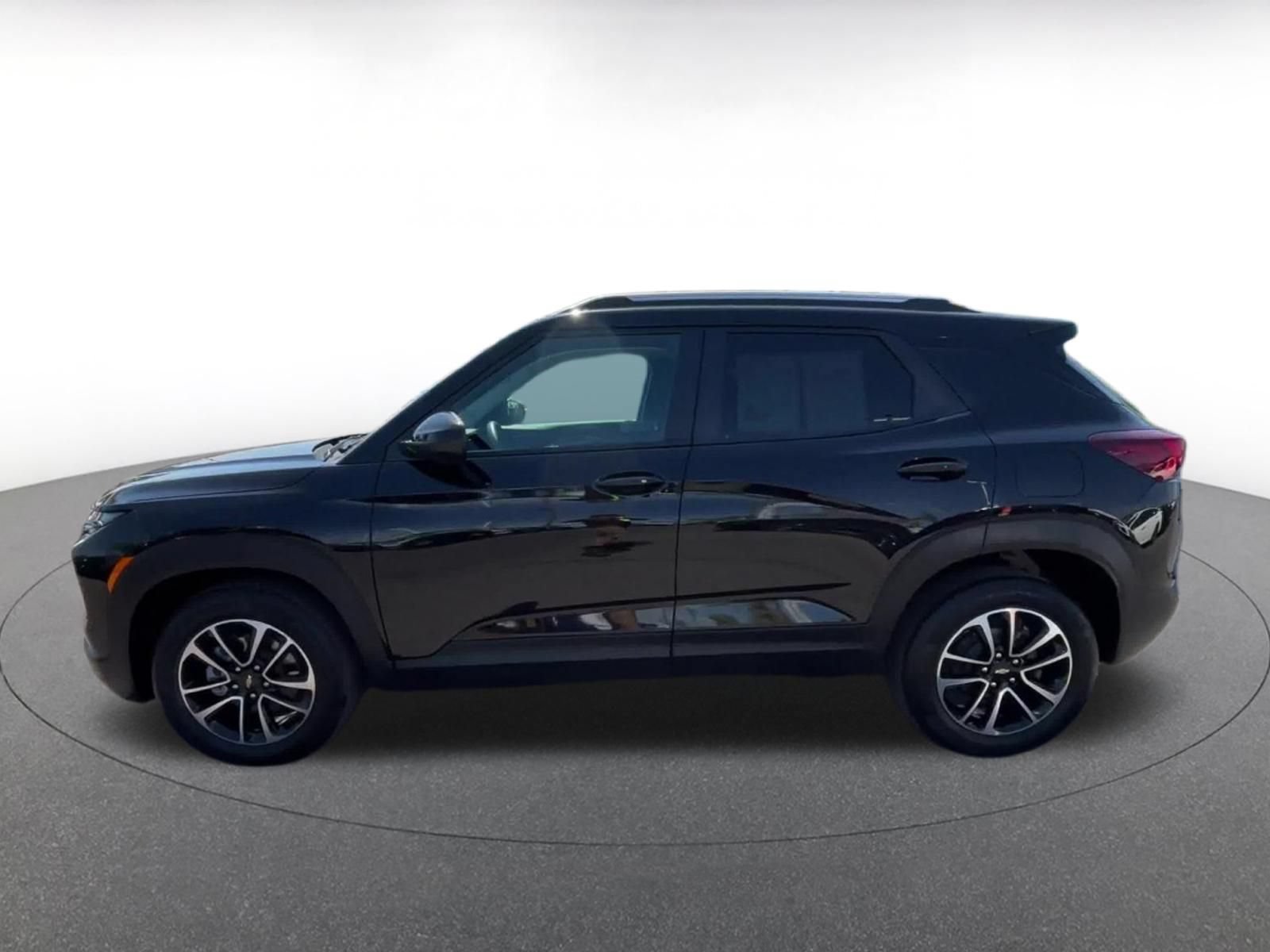 Thumbnail: 2025 Chevrolet TrailBlazer - 9
