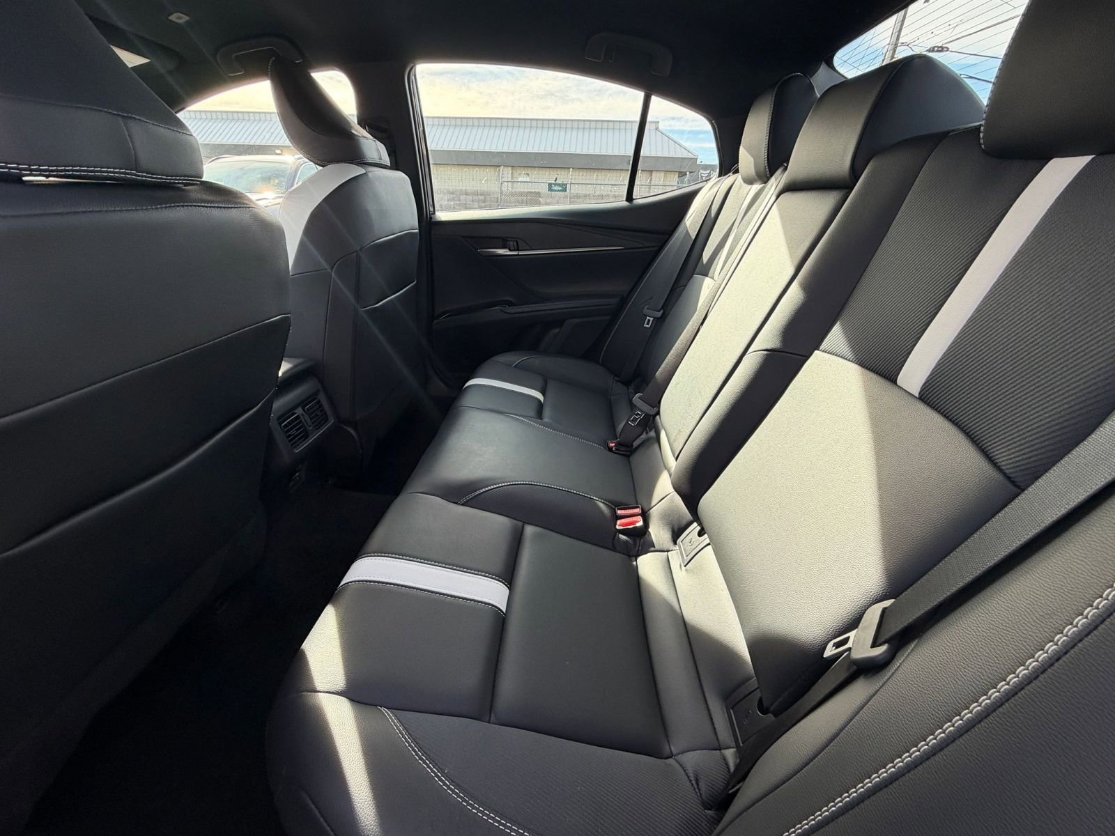 Thumbnail: 2025 Toyota Camry - 25