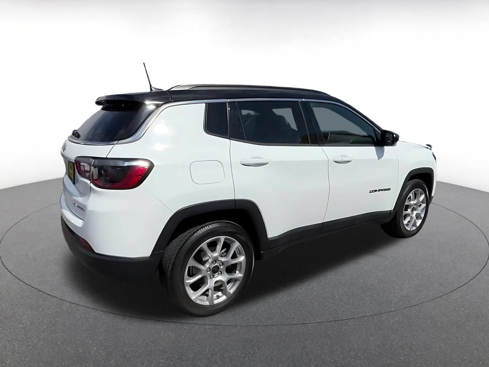 Thumbnail: 2025 Jeep Compass - 14