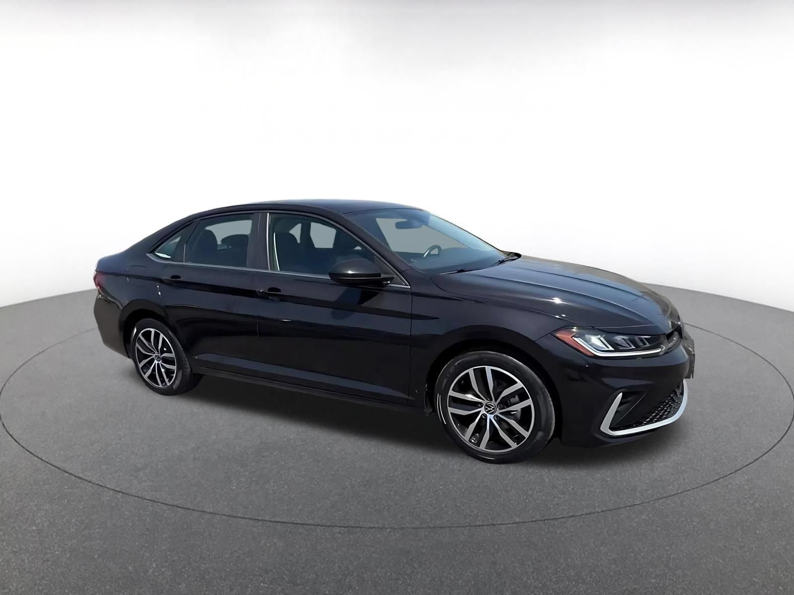 Thumbnail: 2025 Volkswagen Jetta - 2