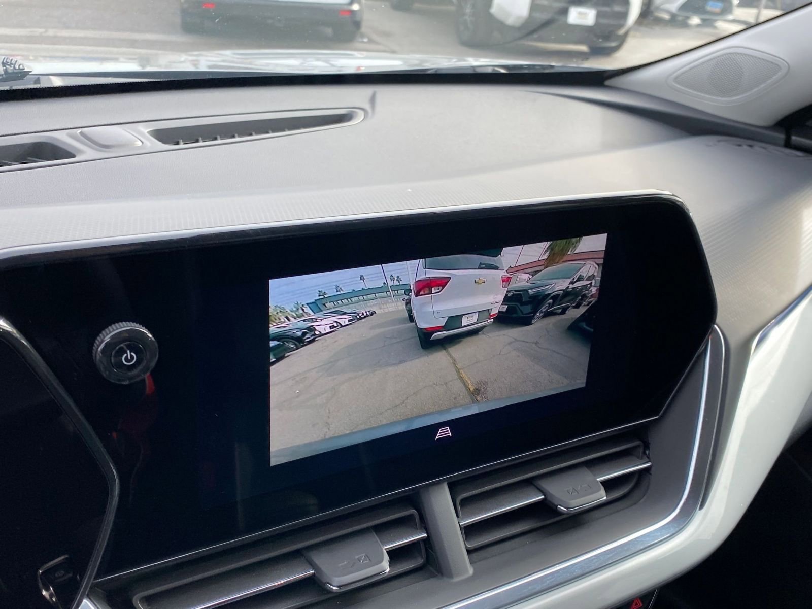 Thumbnail: 2025 Chevrolet Trax - 17