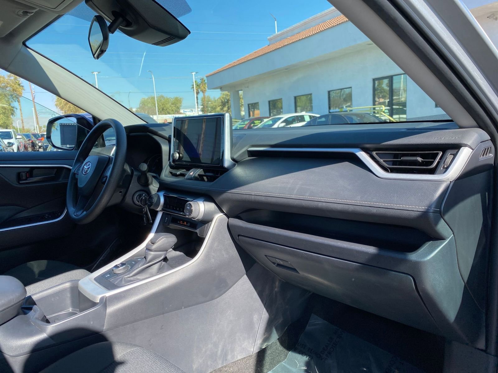 Thumbnail: 2025 Toyota RAV4 - 35