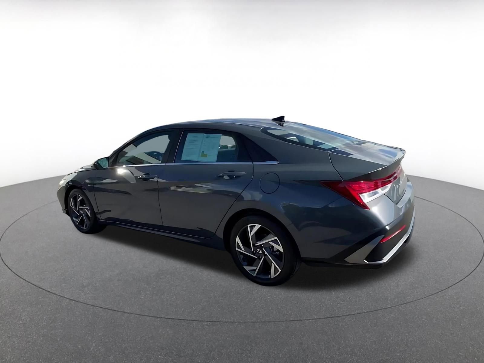 Thumbnail: 2025 Hyundai Elantra - 10