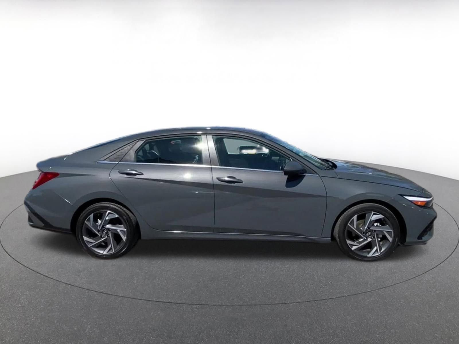 Thumbnail: 2025 Hyundai Elantra - 16