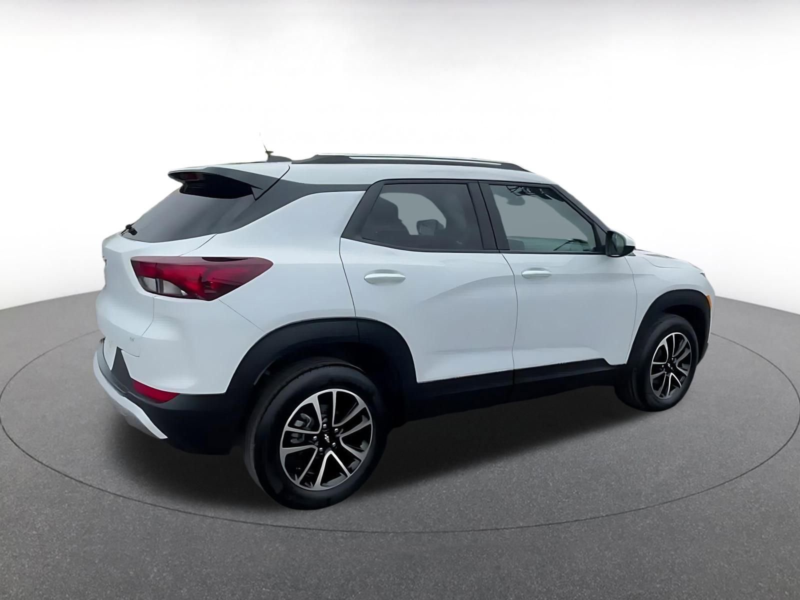 Thumbnail: 2025 Chevrolet TrailBlazer - 15