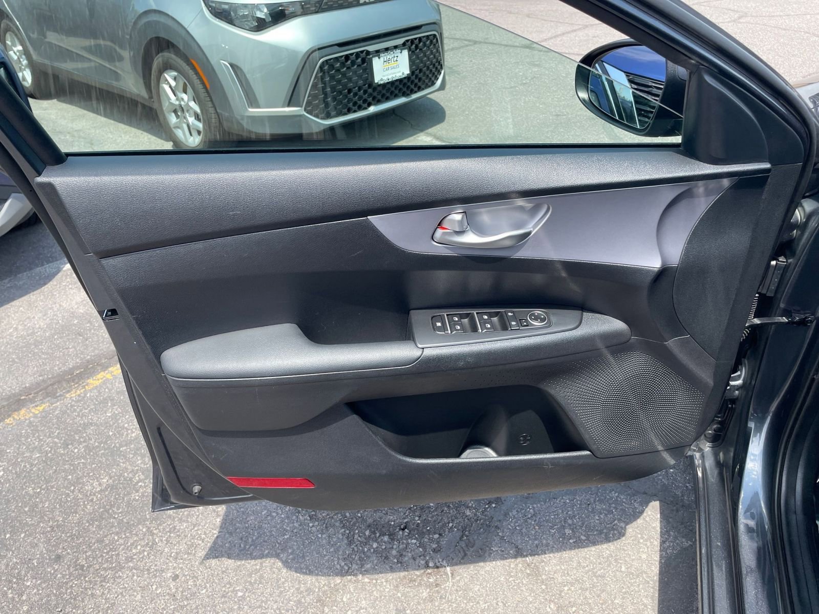 Thumbnail: 2024 Kia Forte - 18