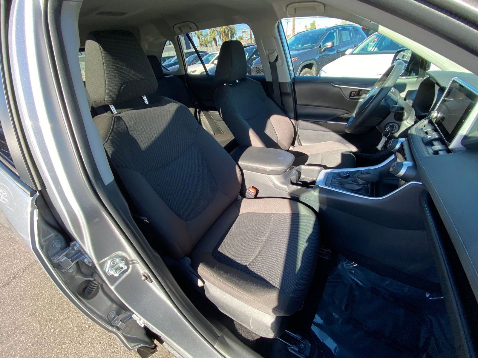 Thumbnail: 2025 Toyota RAV4 - 27