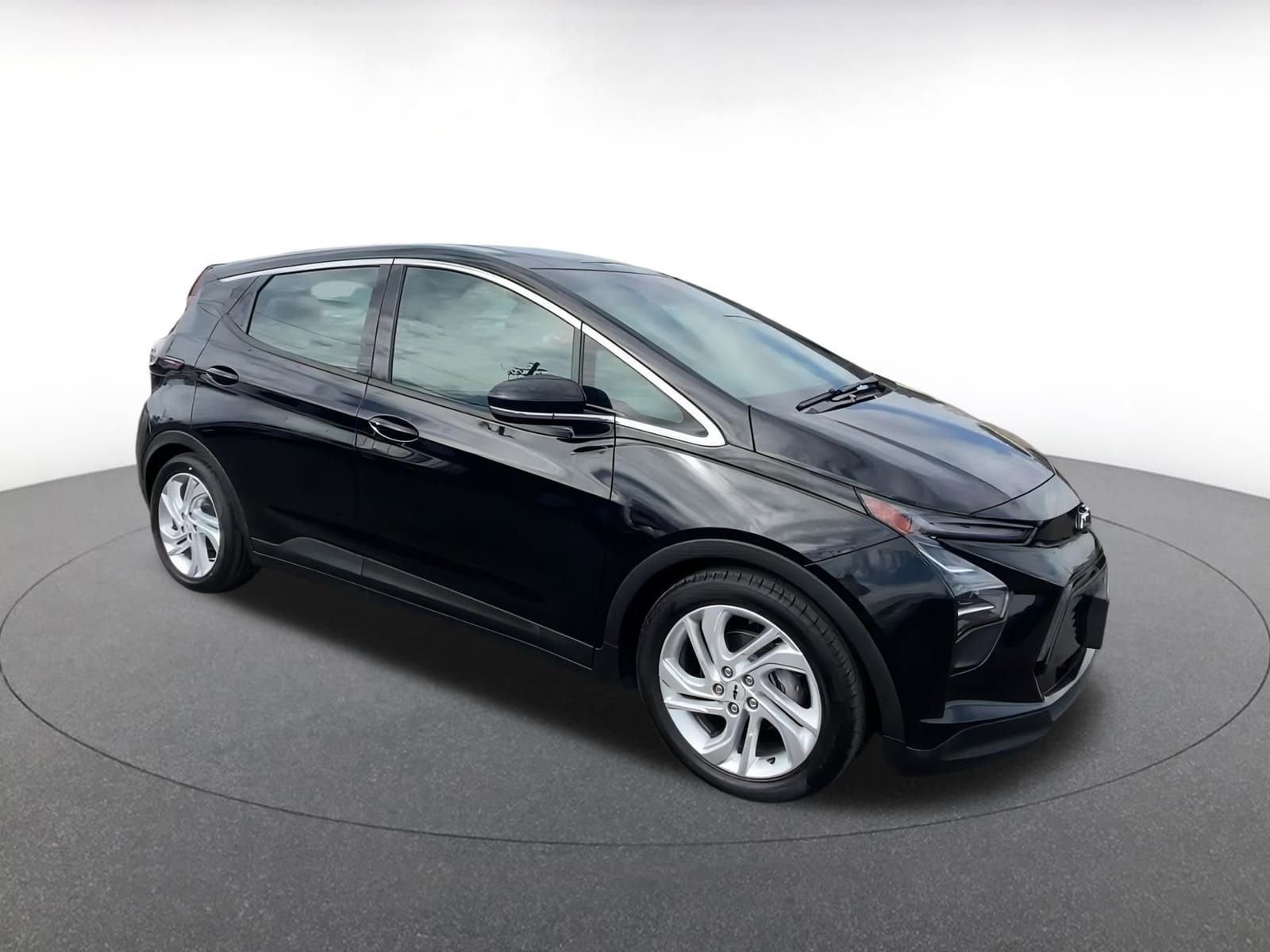Thumbnail: 2023 Chevrolet Bolt EV - 2