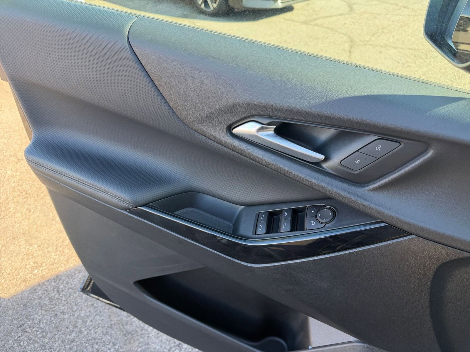 Thumbnail: 2025 Chevrolet Equinox - 18