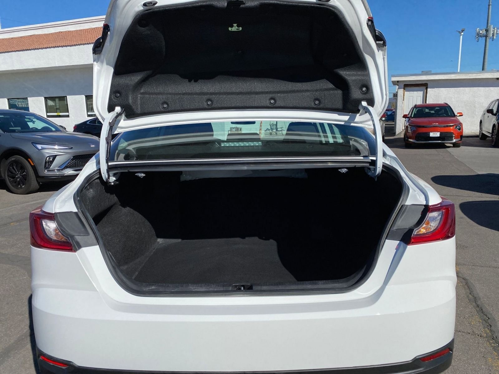 Thumbnail: 2025 Toyota Camry - 31