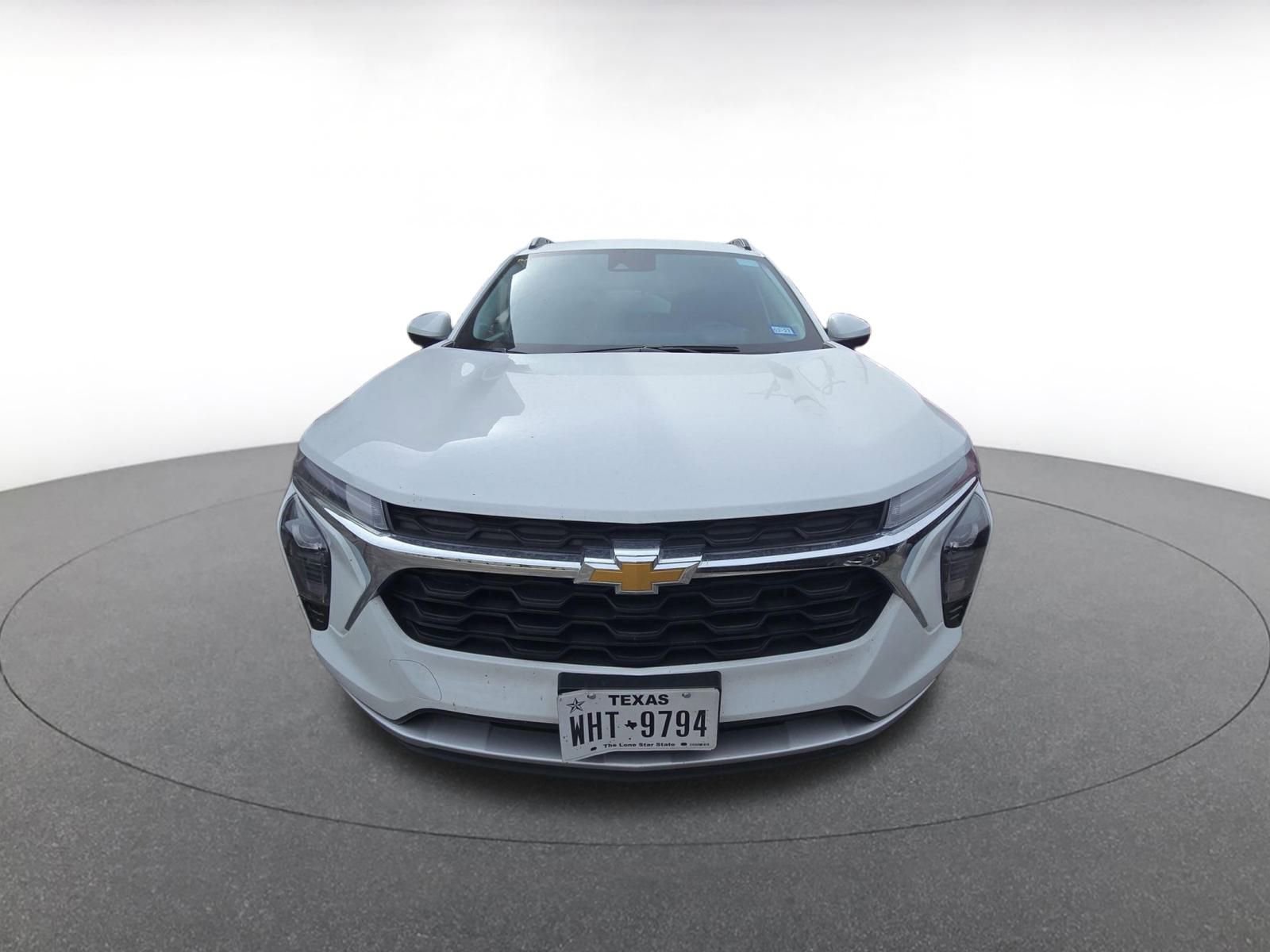 Thumbnail: 2025 Chevrolet Trax - 3