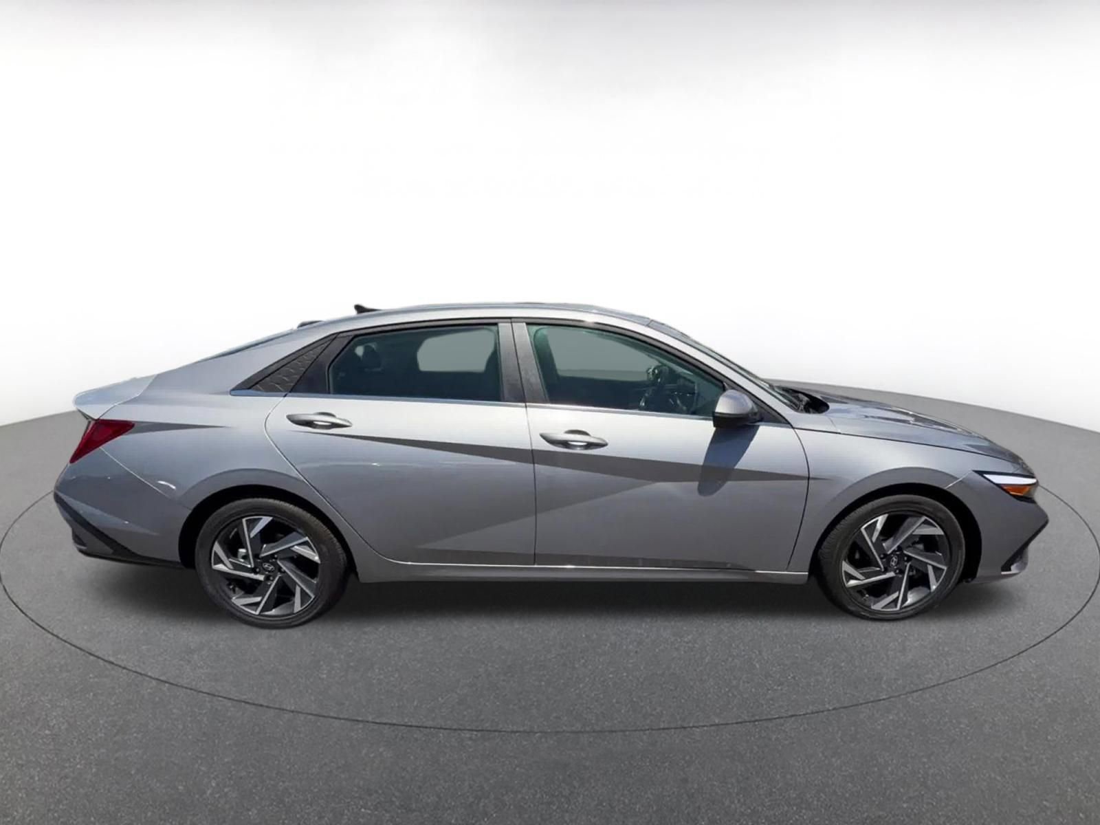 Thumbnail: 2025 Hyundai Elantra - 16
