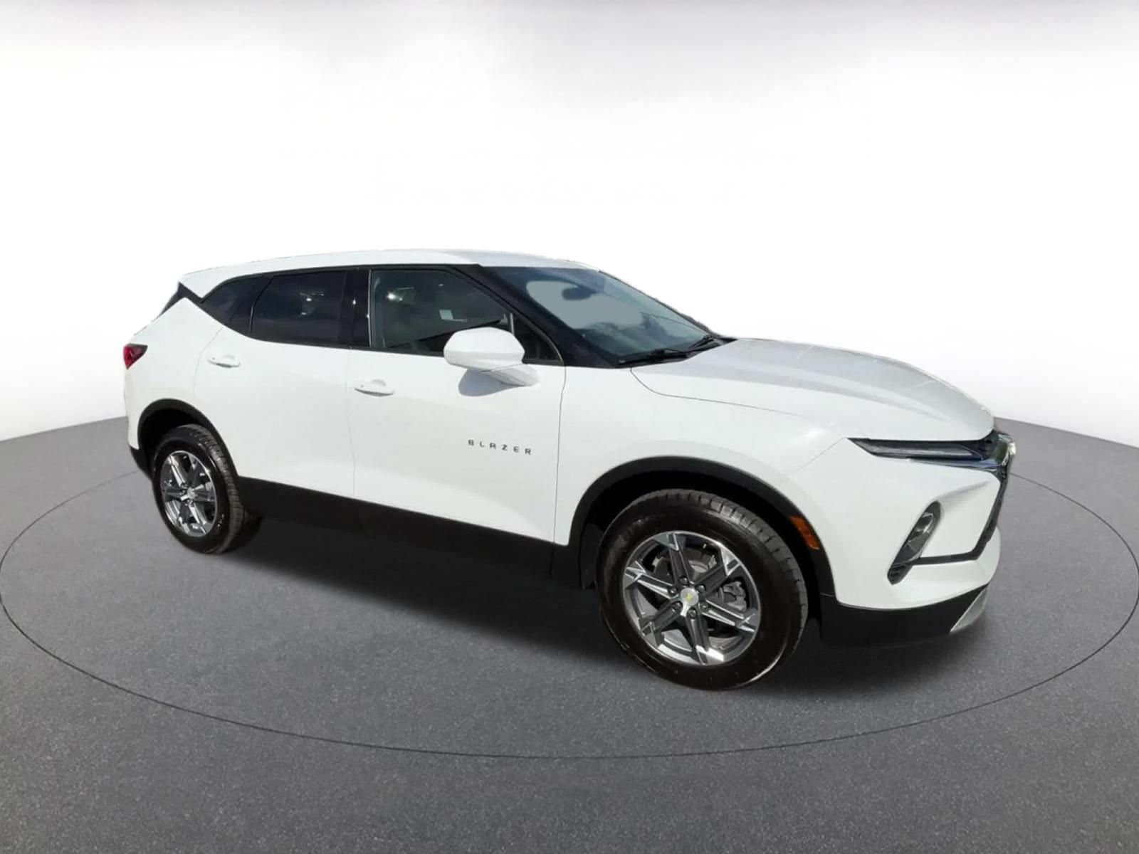 Thumbnail: 2023 Chevrolet Blazer - 2