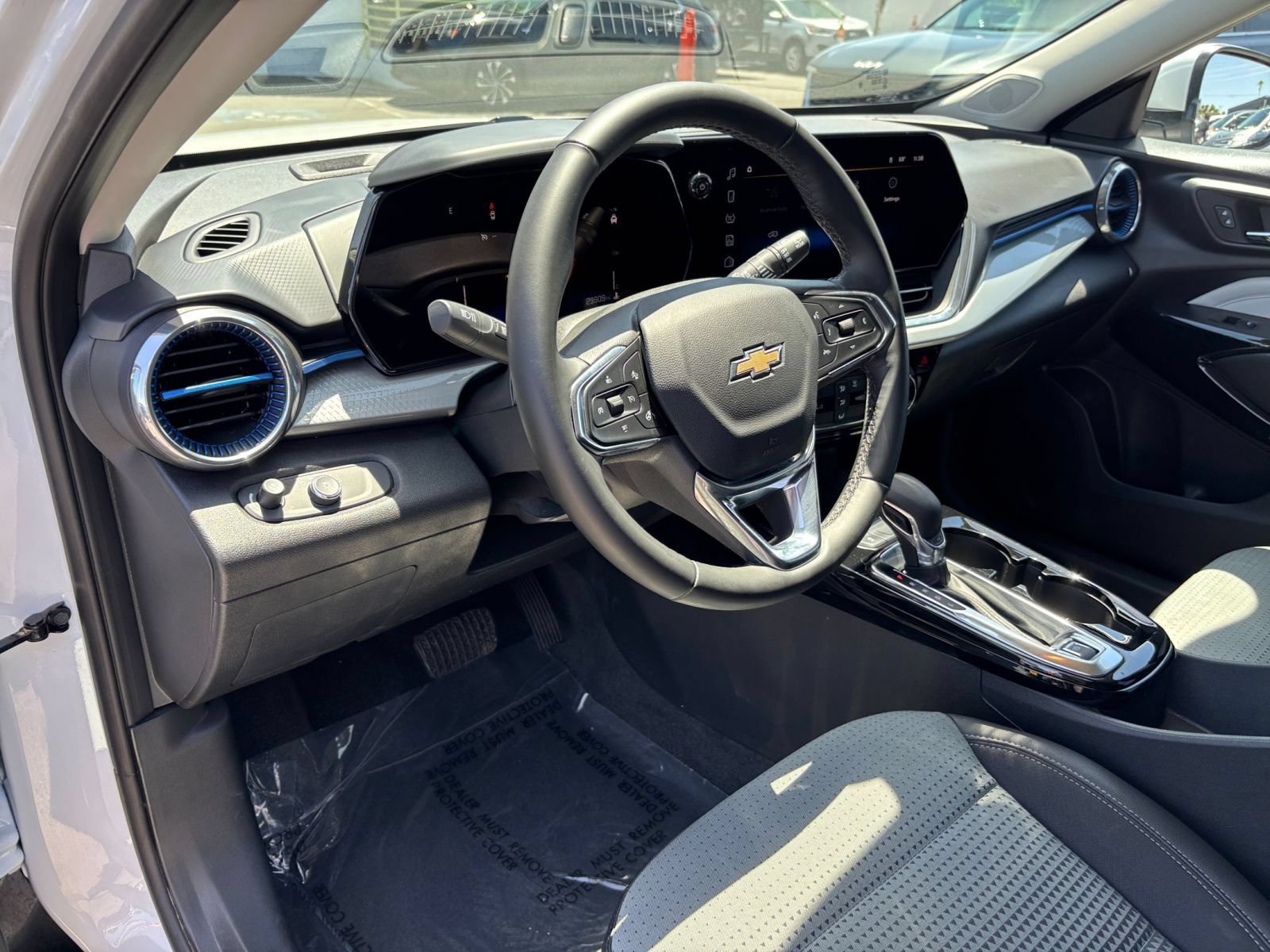 Thumbnail: 2025 Chevrolet Trax - 28
