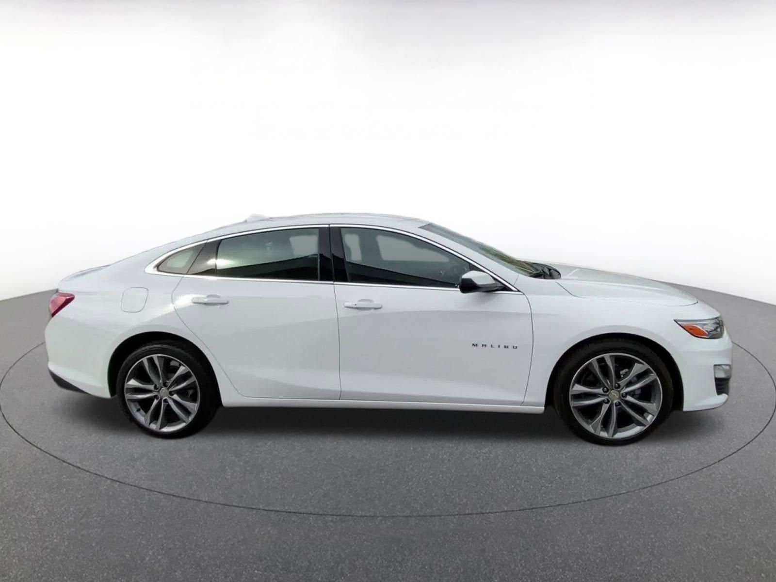 Thumbnail: 2024 Chevrolet Malibu - 16