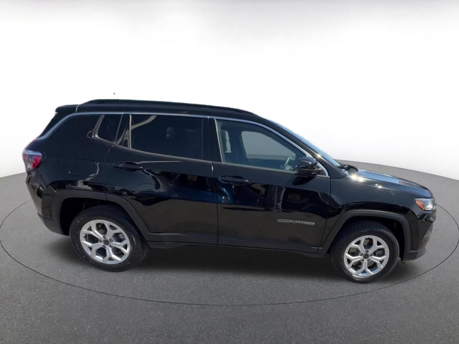 Thumbnail: 2025 Jeep Compass - 16