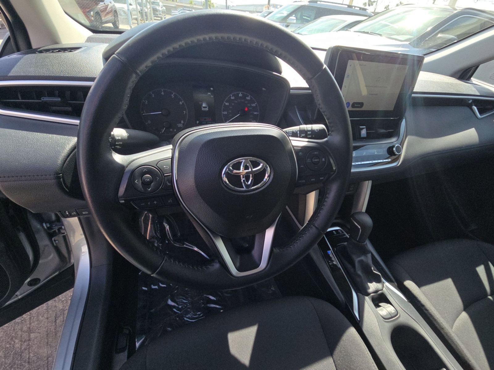 Thumbnail: 2025 Toyota Corolla Cross - 25