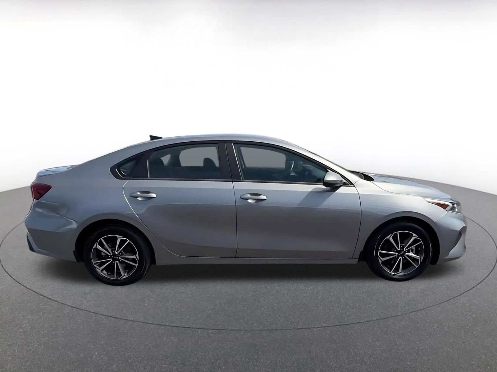 Thumbnail: 2023 Kia Forte - 16