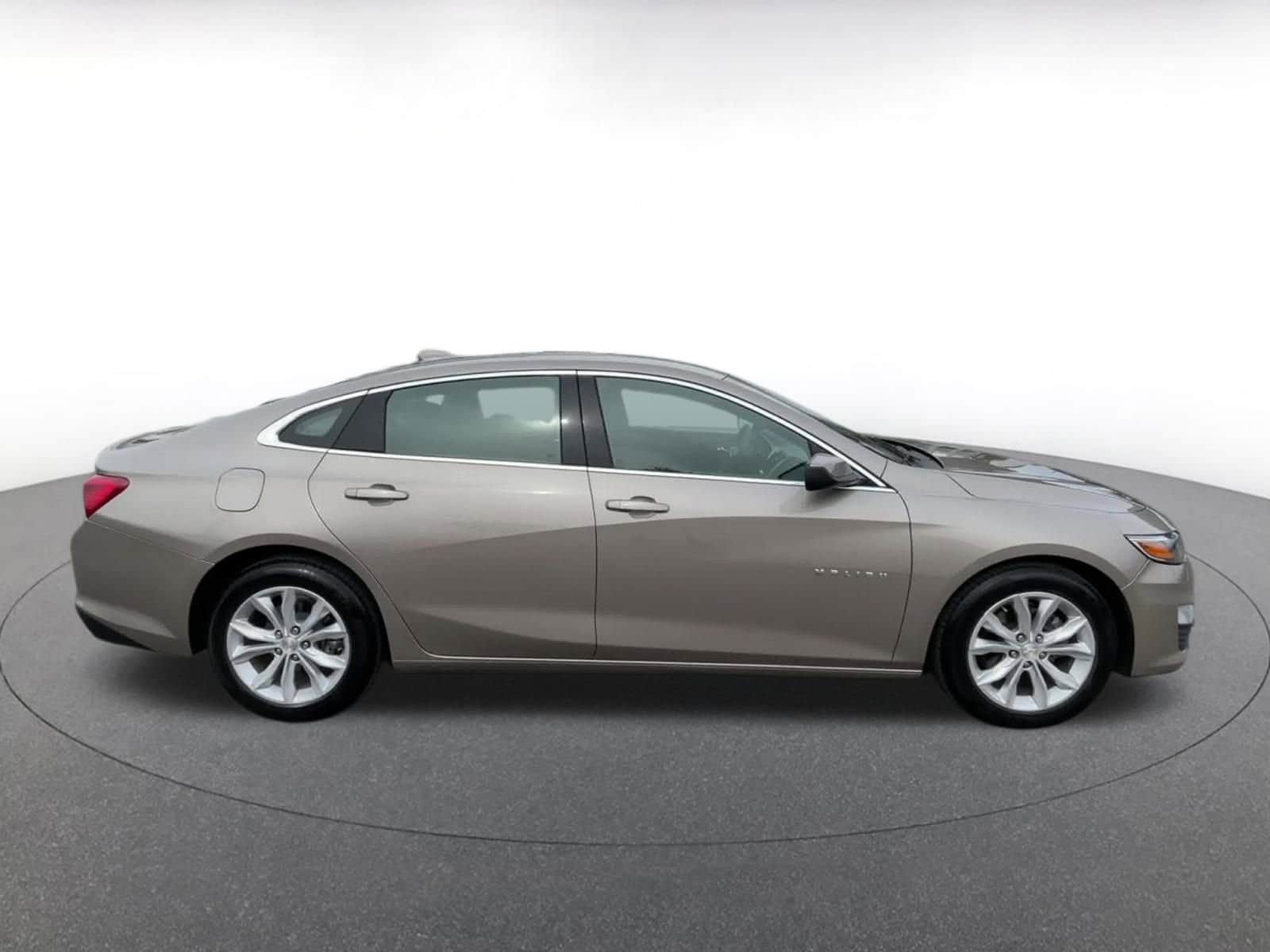 Thumbnail: 2023 Chevrolet Malibu - 16