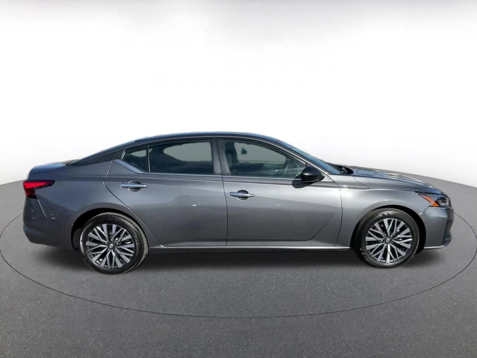 Thumbnail: 2025 Nissan Altima - 16