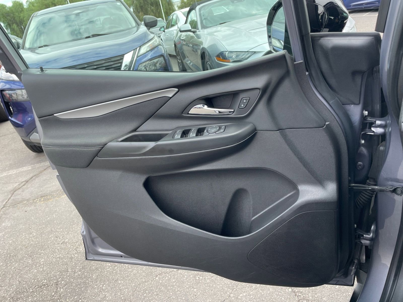 Thumbnail: 2023 Chevrolet Bolt EV - 24