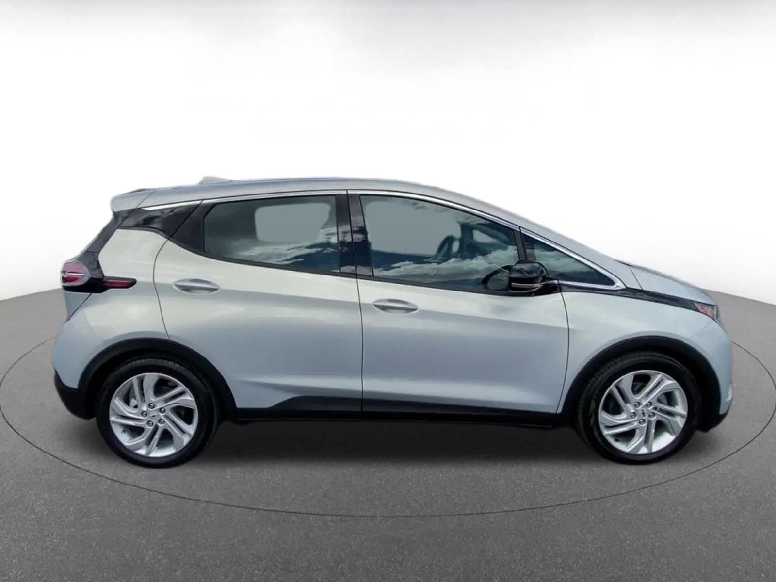 Thumbnail: 2023 Chevrolet Bolt EV - 16