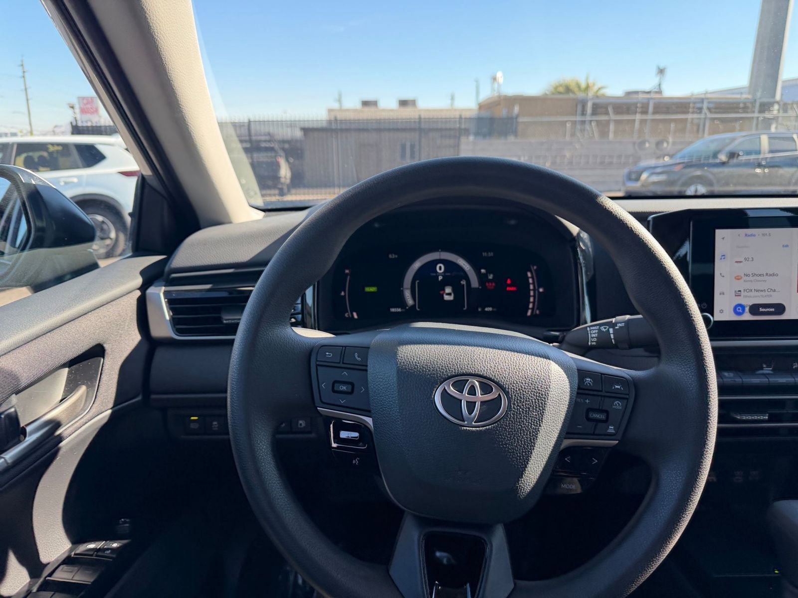 Thumbnail: 2025 Toyota Camry - 32