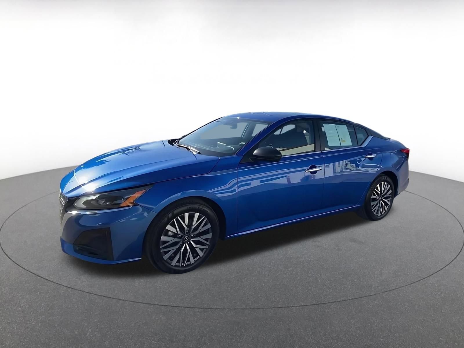 Thumbnail: 2025 Nissan Altima - 8