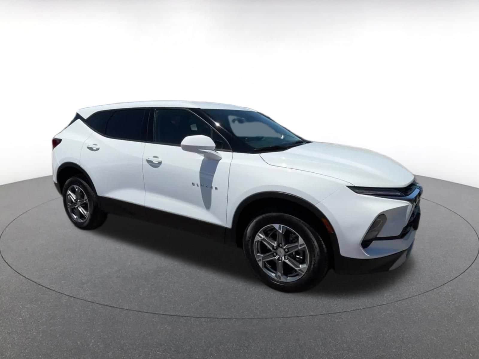 Thumbnail: 2026 Chevrolet Blazer - 2