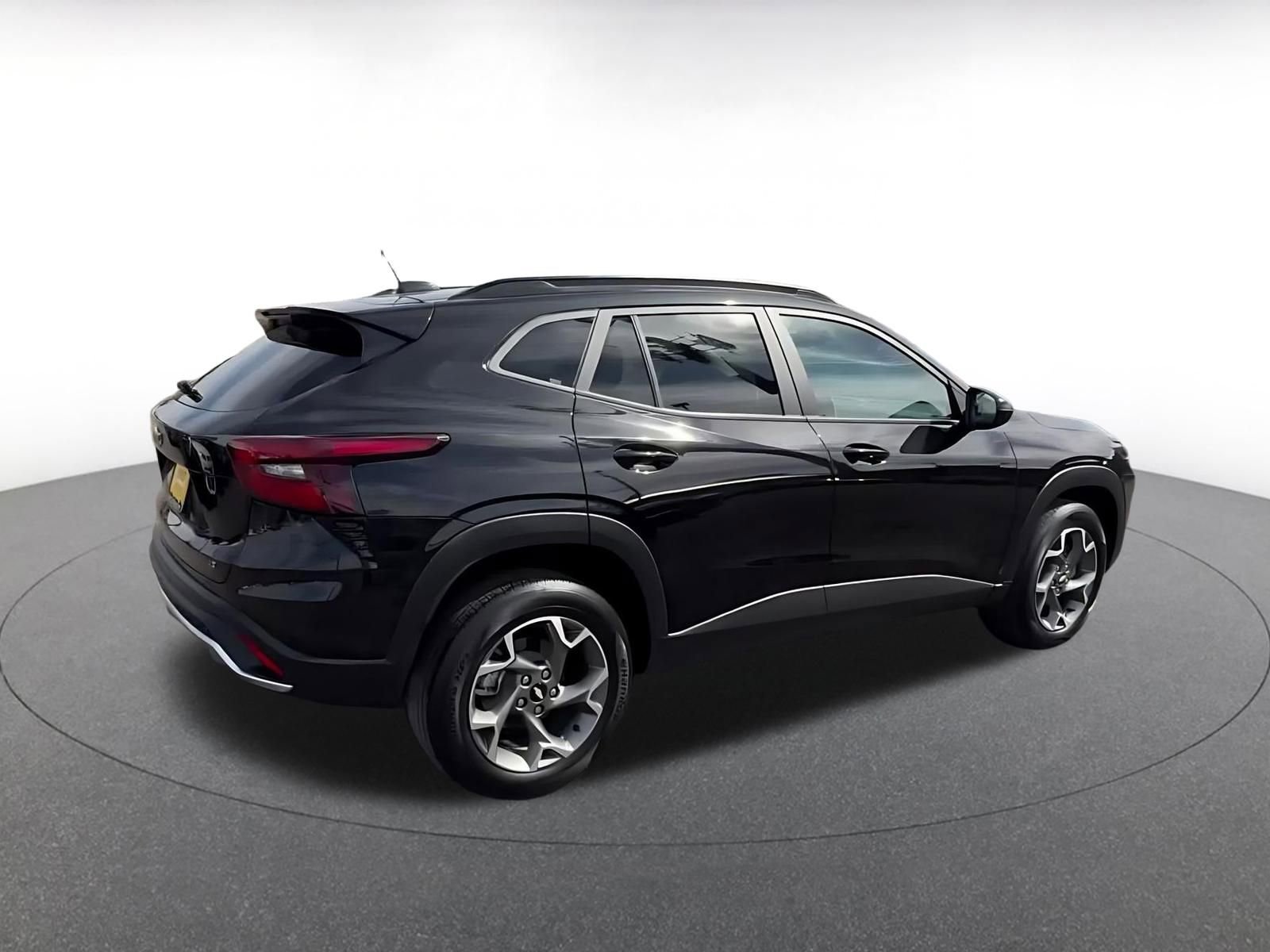 Thumbnail: 2025 Chevrolet Trax - 15