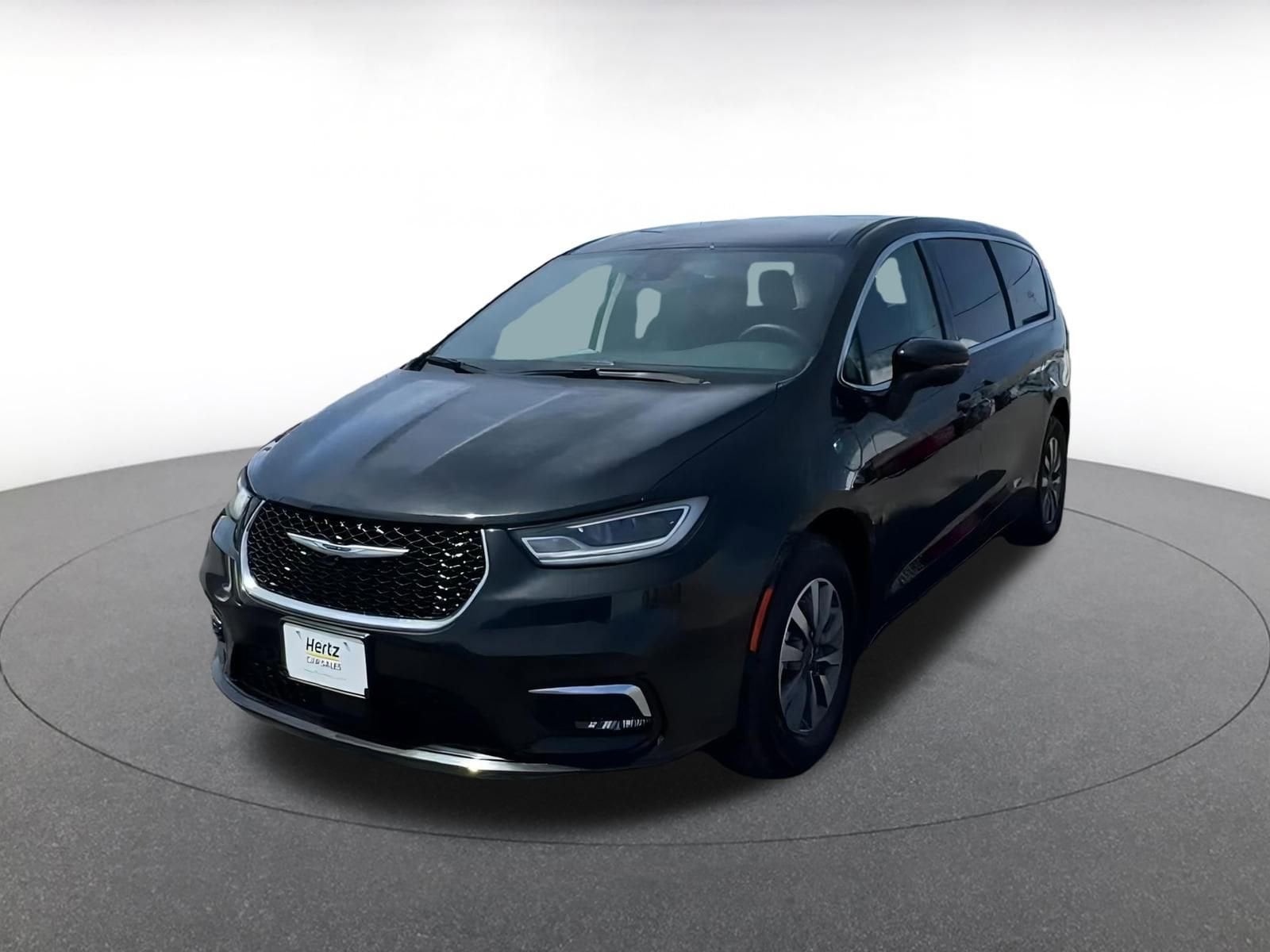 Thumbnail: 2023 Chrysler Pacifica - 6