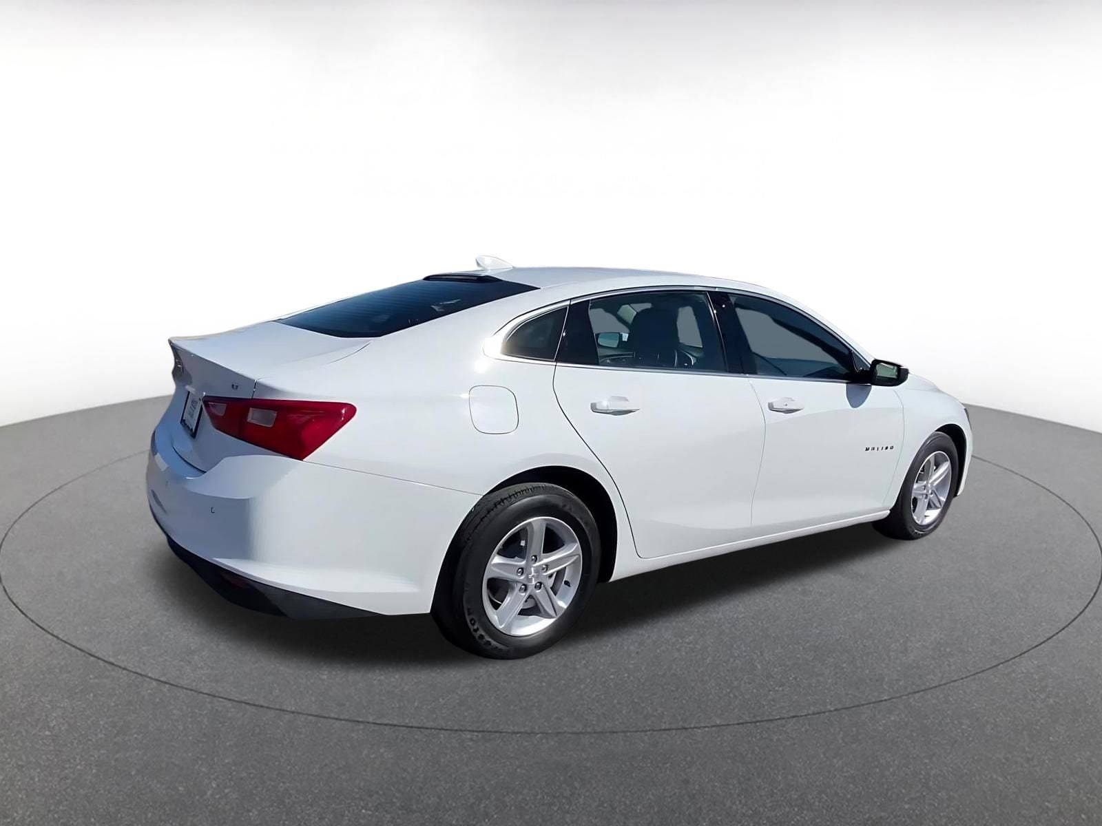 Thumbnail: 2024 Chevrolet Malibu - 15