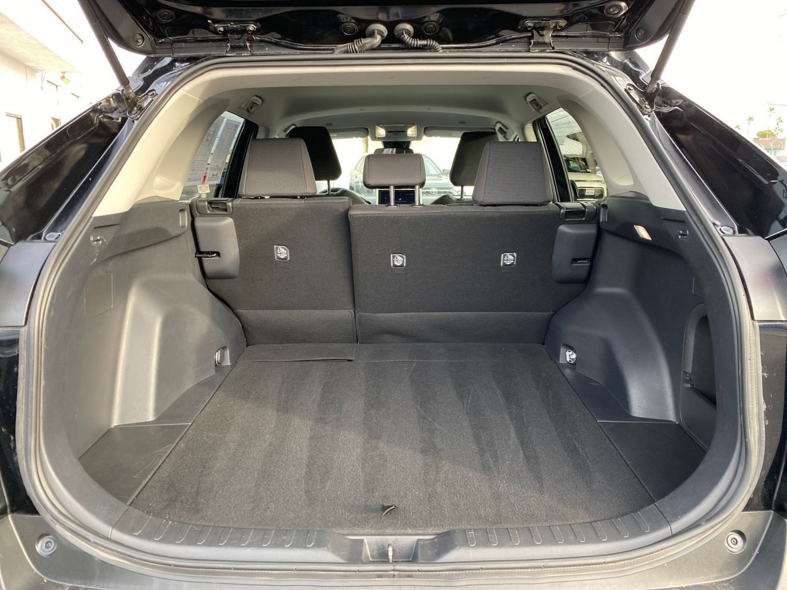 Thumbnail: 2025 Toyota RAV4 - 31