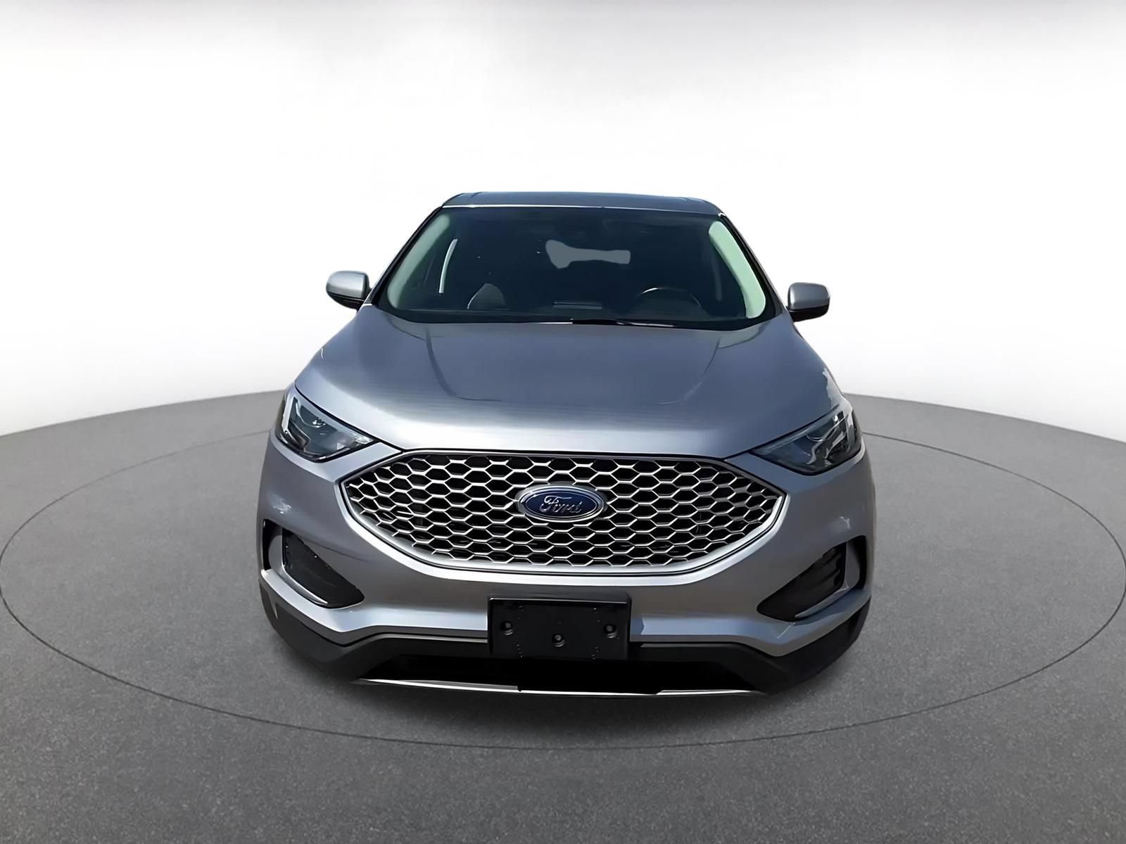 Thumbnail: 2023 Ford Edge - 4